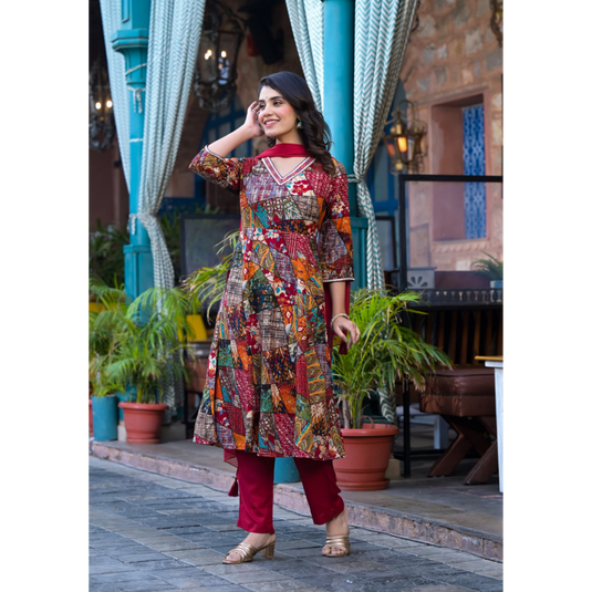 Nayi Nazar Multired Suit Set