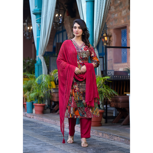 Nayi Nazar Multired Suit Set